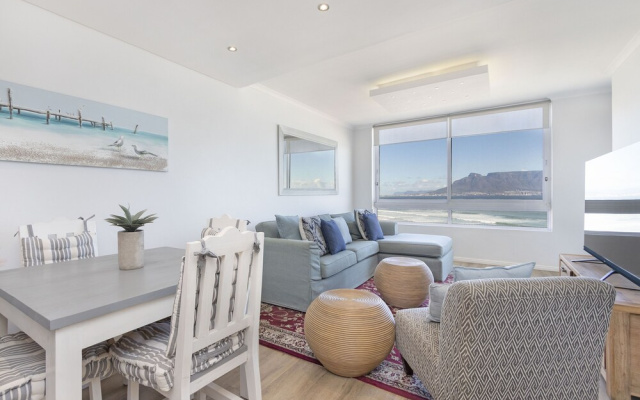 Portico 704