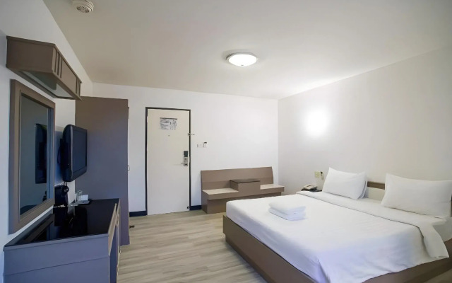 Hi Season Hotel