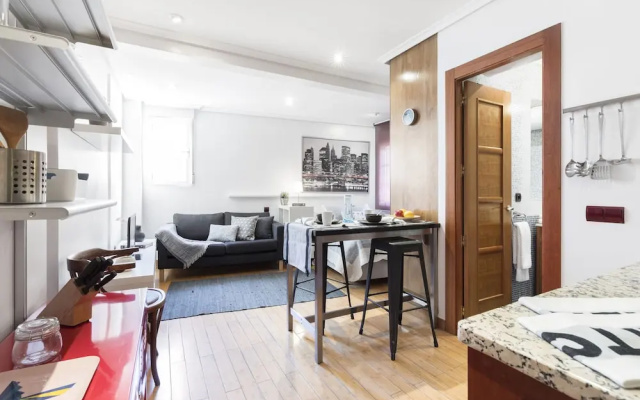 Fuencarral Apartments by Flatsweethome