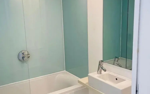 Salford Serenity Apartment Near Clippers Quay