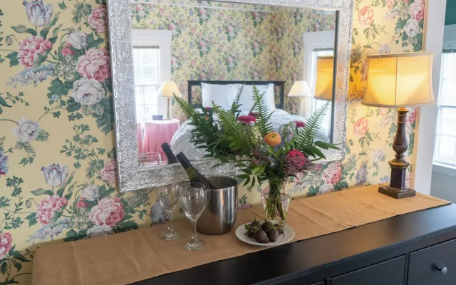 The White Gables Inn