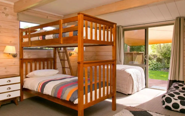 Riverstone House - Turangi Holiday Home