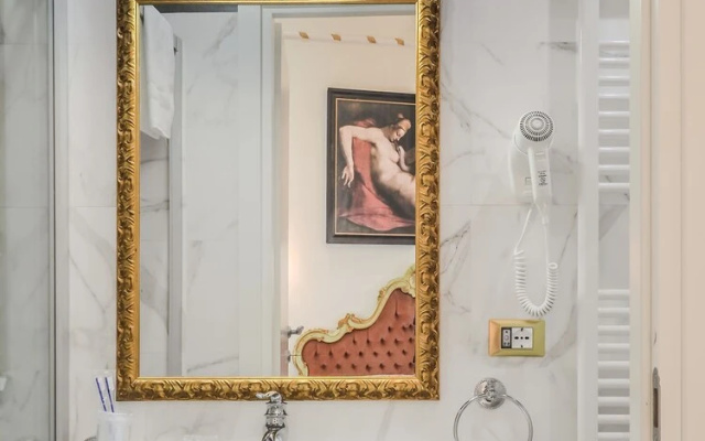 L'Opera Rooms & Suite
