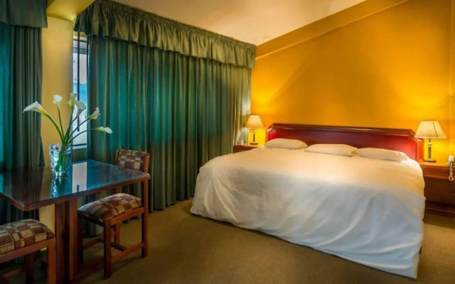 Qarmenqa Hotel