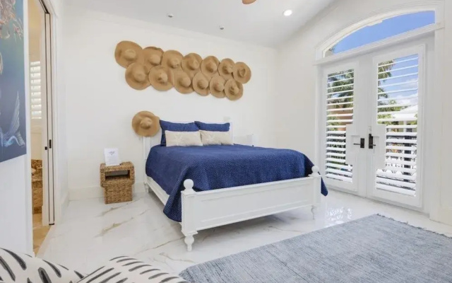 Il Paradiso Perduto 7 Bedroom Home by RedAwning