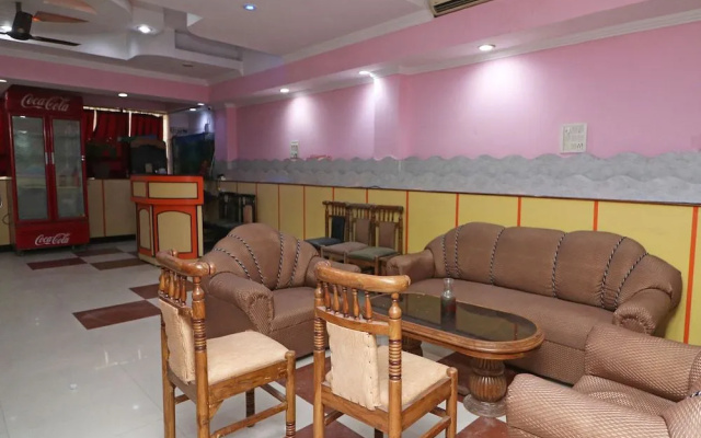 OYO 26906 Hotel Tarang