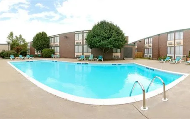 Howard Johnson Inn Conference Center Springfield