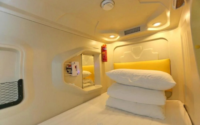 Shangjian Capsule Hotel
