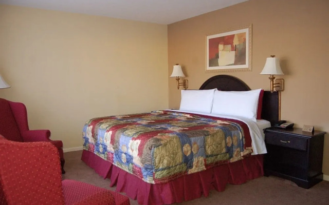 Golden Manor Inn & Suites