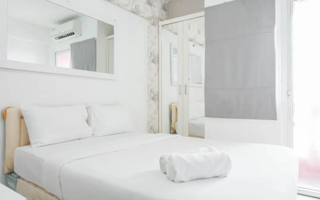 Homey And Comfortable Studio At Green Pramuka City Apartment