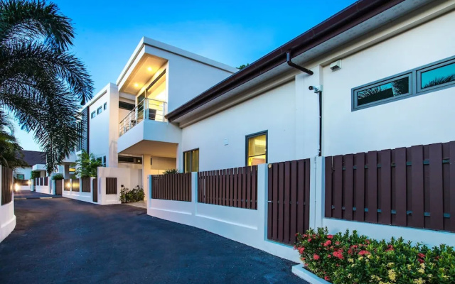 Trendy 4BR Villa Kari in KA Villas Rawai
