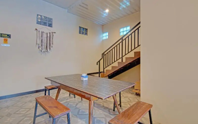 OYO 3606 Cendrawasih Resident