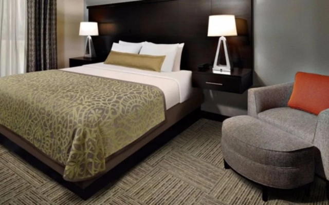 Staybridge Suites Marquette by IHG
