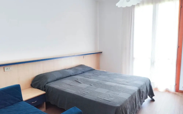 Apartment With Pool Access