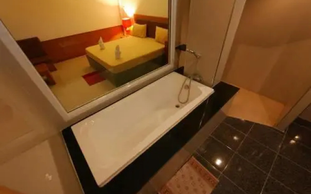 Paradise Hotel