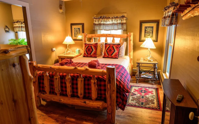 RoosterComb Inn