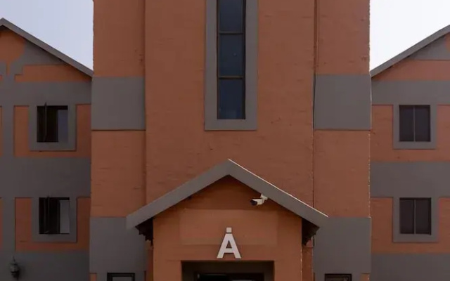 Best Overnight With Free Wifi Modern and Private