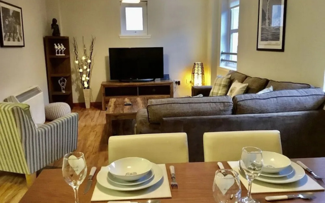 La Scala Inverness City Apartment