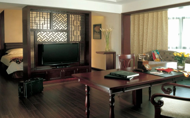 @ Gallery Suites