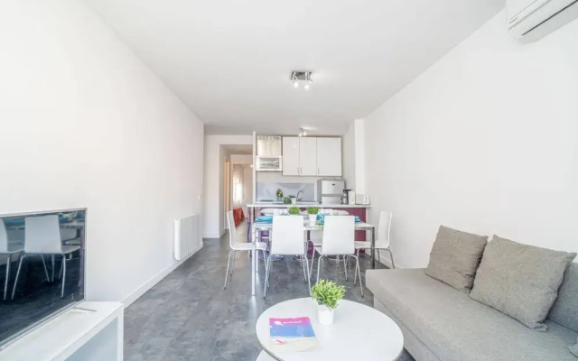 Apartment in Empuriabrava Near Sandy Beach