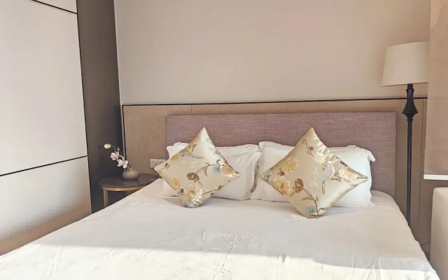 Interact China Fine Condo - Novotown