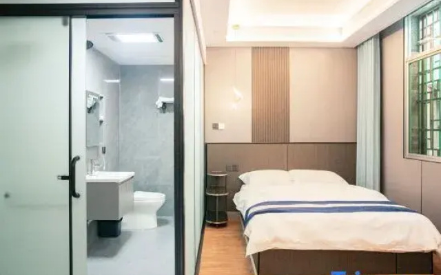 Guichun Homestay (Dehang Miao Village)