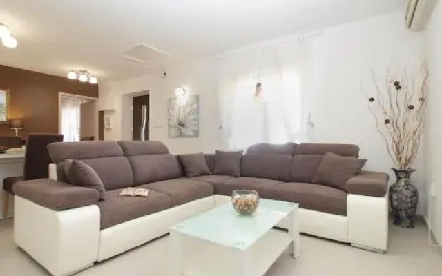 Holiday Home Villa Angelina 1233