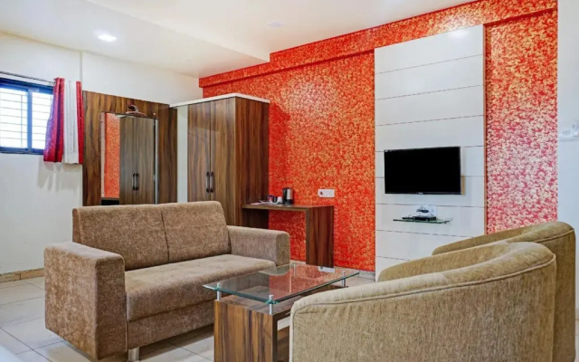 Collection O 82198 Hotel Karishma Palace