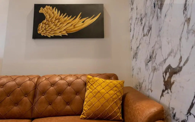 Maison De Luxx A8 Central