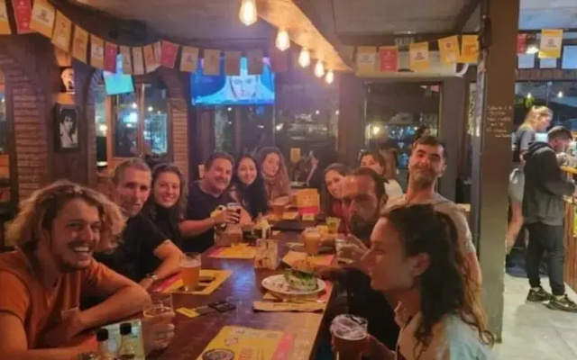 Island Vibe Nomads - Adventure Hostels