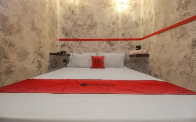 RedDoorz near Medan Plaza