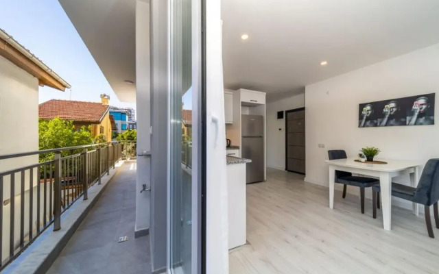 Central Flat With Balcony in Muratpasa