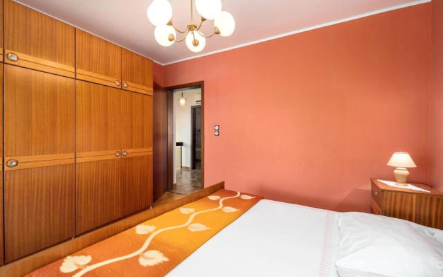 Awesome Apartment in Jadranovo With 2 Bedrooms