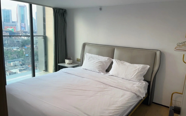 Sunny Private Apt Of Grand Continental