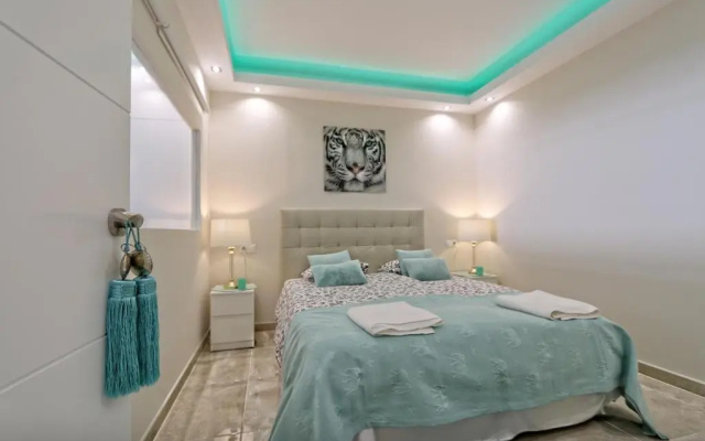 Beachfront Luxury Residence, Playas del Duque, Puerto Banus, Marbella