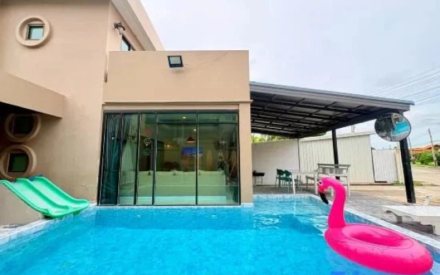 Mountain Private Pool Villa-Bangsaen