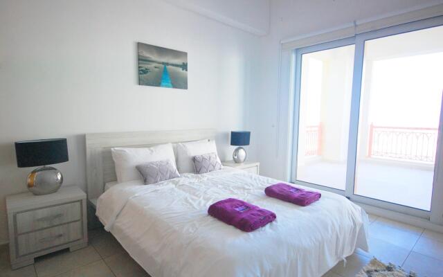 Отель Kennedy Towers - Marina Residences 2 комната для гостей