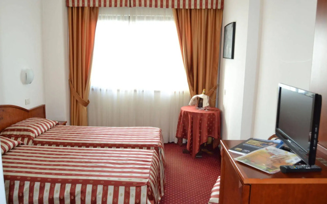 Hotel Joli