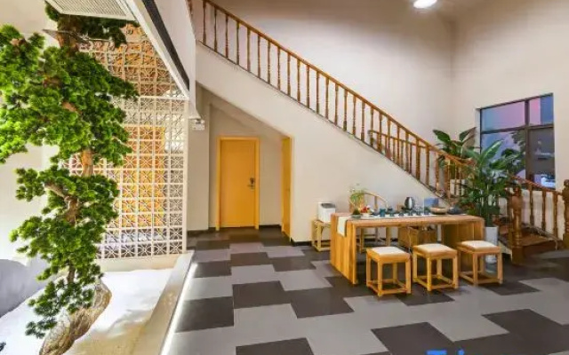Oukai Yayuan (Nanyang Medical Holy Temple Wanda Plaza Store)