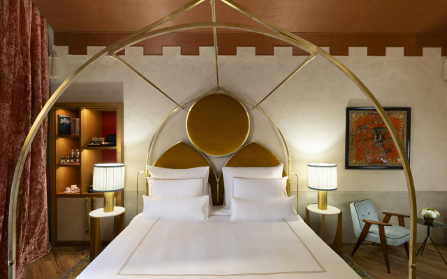 Hotel J and J