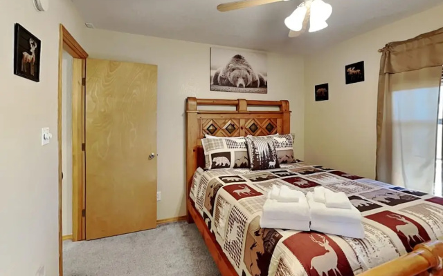 4 Bears 1 Cave by Ryson Vacation Rentals