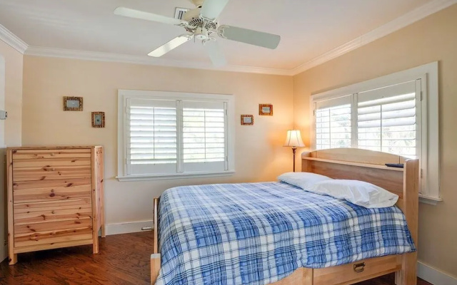 Beach Hideaway Upper Level