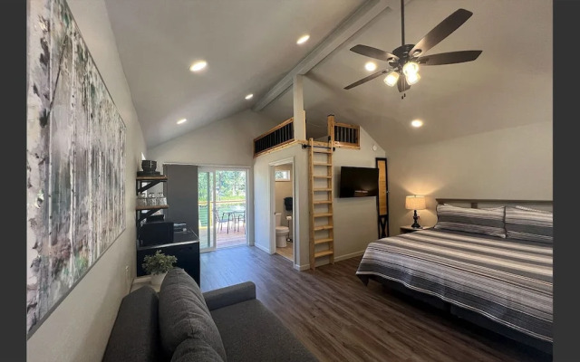 Rogue River Resort