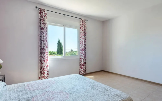 Fancy Holiday Home by the Sea in Calpe With Pool
