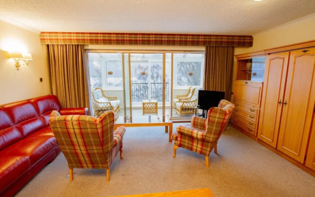 Loch Rannoch Highland Club Red Squirrel Lodge 3