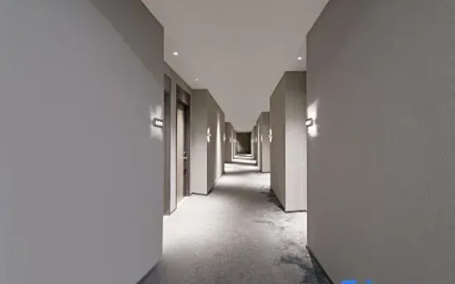 Homeinn · neo (Wuhan Canglong East Street Subway Station Media College)