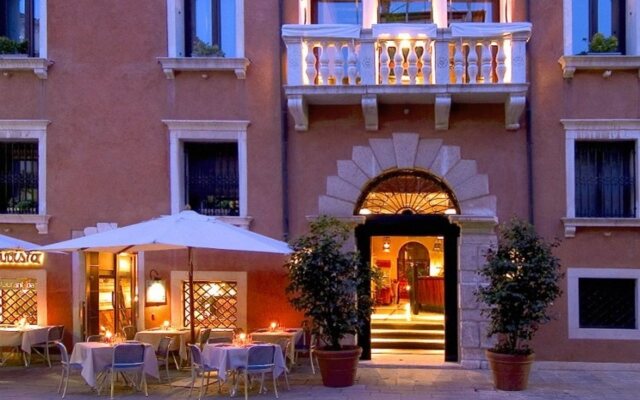 Отель Ca Pisani Hotel Италия, Венеция - отзывы, цены и фото номеров - забронировать отель Ca Pisani Hotel онлайн вид на фасад