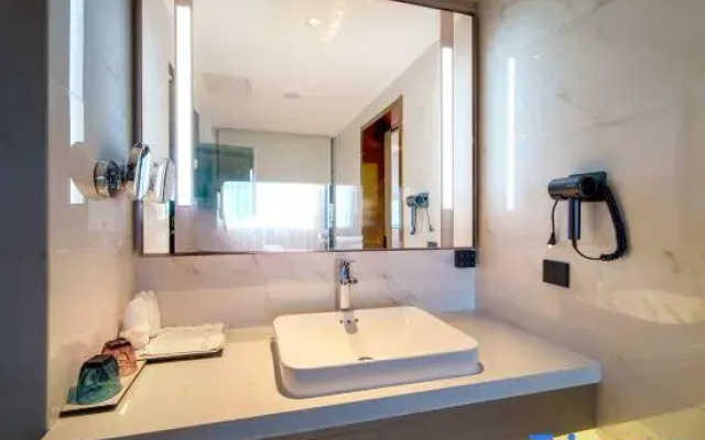 Lavande Hotel Yangjiang Baili Plaza Store