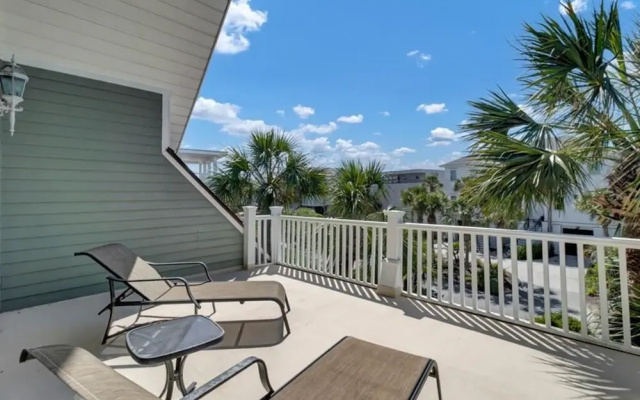 Beachwood East 5 by Wild Dunes With Amenities