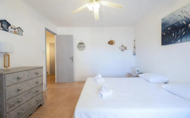 SERRENDY 2-bedroom apartment with terrace and parking only 100 meters